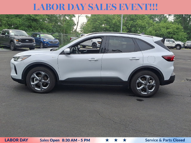 Certified 2025 Ford Escape ST-Line Select AWD/4WD image 6