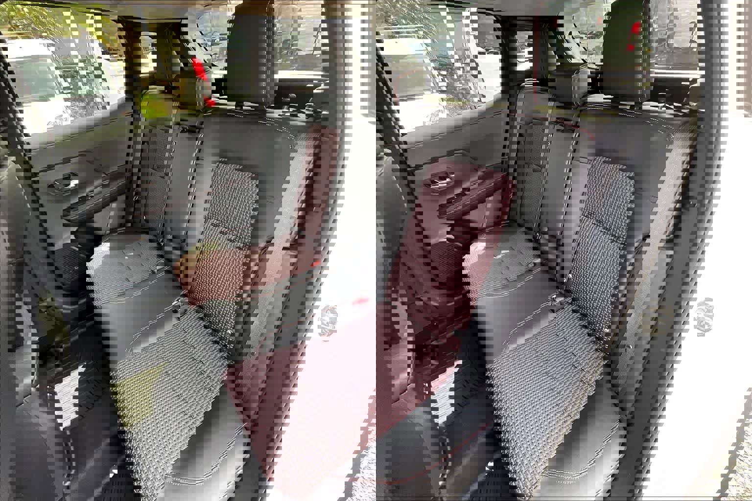 Used 2025 Nissan Kicks SR image 29