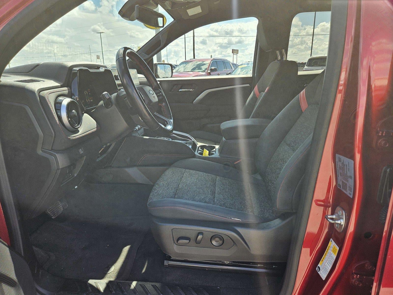 Used 2024 Chevrolet Colorado Z71 w/ Z71 Convenience Package 2 AWD/4WD image 17