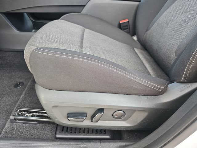 Used 2024 Nissan Rogue SV FWD image 19
