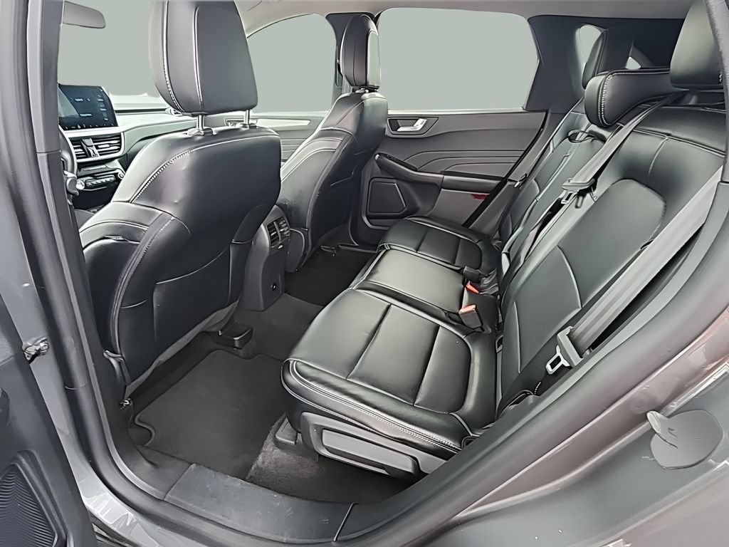 Certified 2024 Ford Escape Platinum AWD/4WD image 21