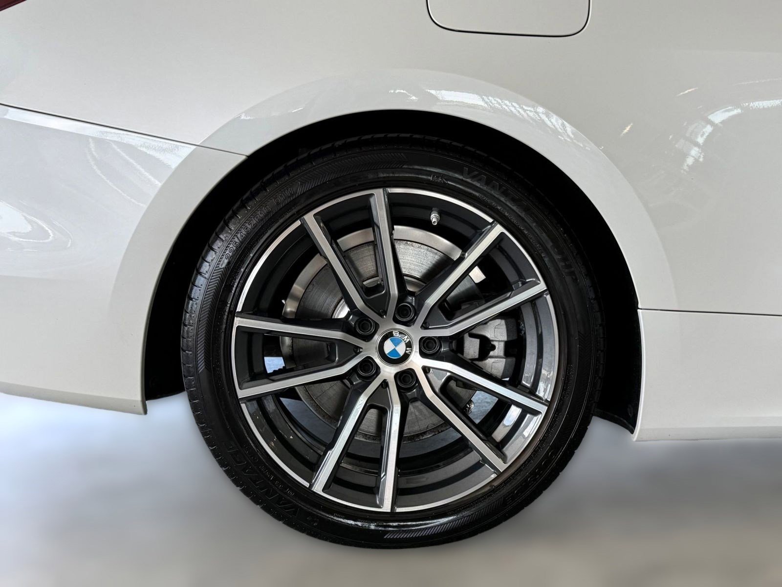 Used 2025 BMW 430i Convertible w/ Premium Package RWD image 12