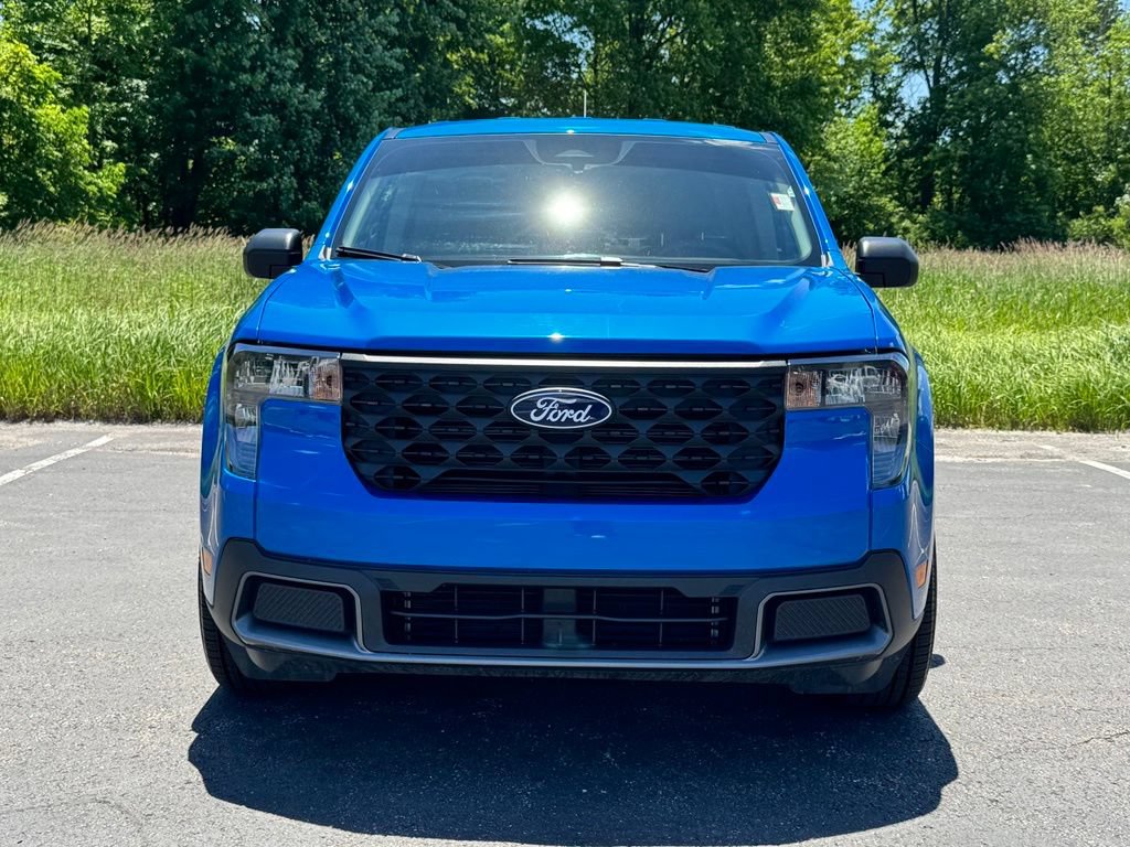 Certified 2025 Ford Maverick XLT FWD image 3