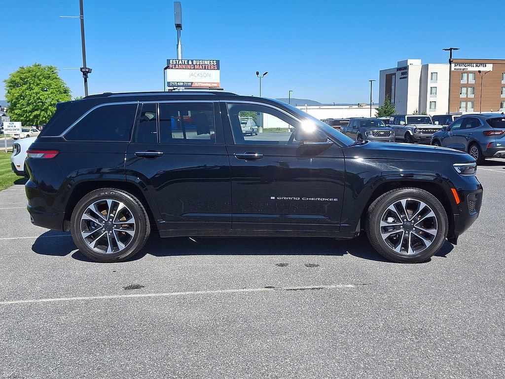 Used 2024 Jeep Grand Cherokee Overland w/ Trailer Tow Package AWD/4WD image 7