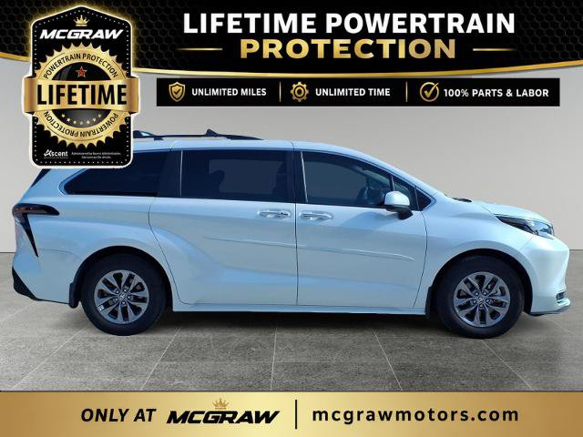 Used 2024 Toyota Sienna XLE FWD image 4