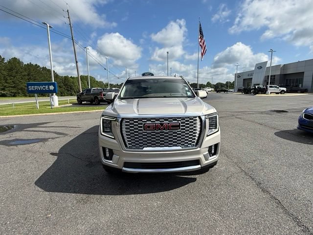 Used 2021 GMC Yukon XL Denali w/ Denali Premium Package RWD image 2