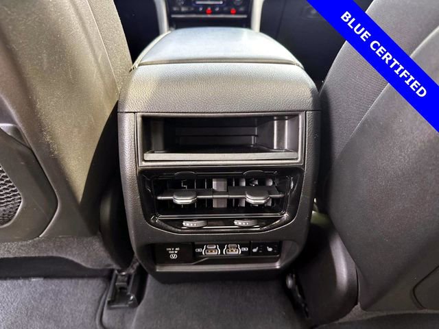 Used 2023 Jeep Grand Cherokee Limited w/ Black Appearance Package AWD/4WD image 10