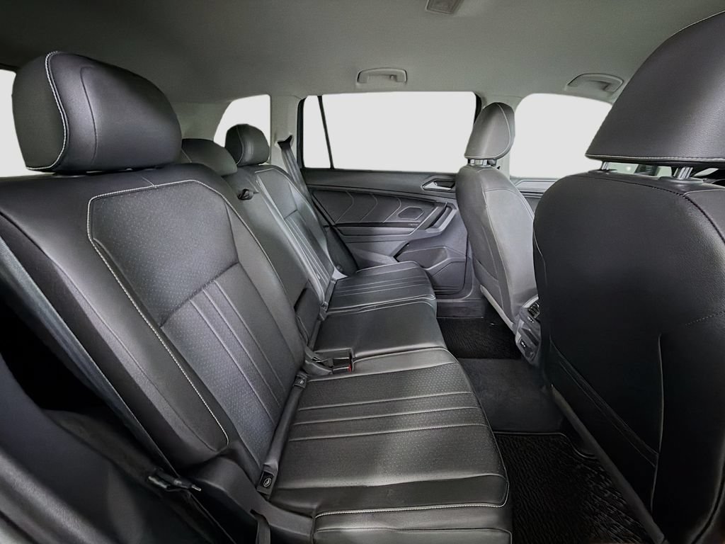 Used 2022 Volkswagen Tiguan SE AWD/4WD image 28