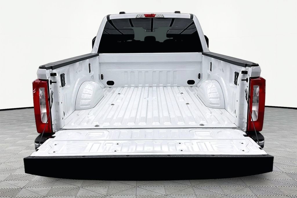 Certified 2025 Ford F250 XLT w/ FX4 Off-Road Package AWD/4WD image 18