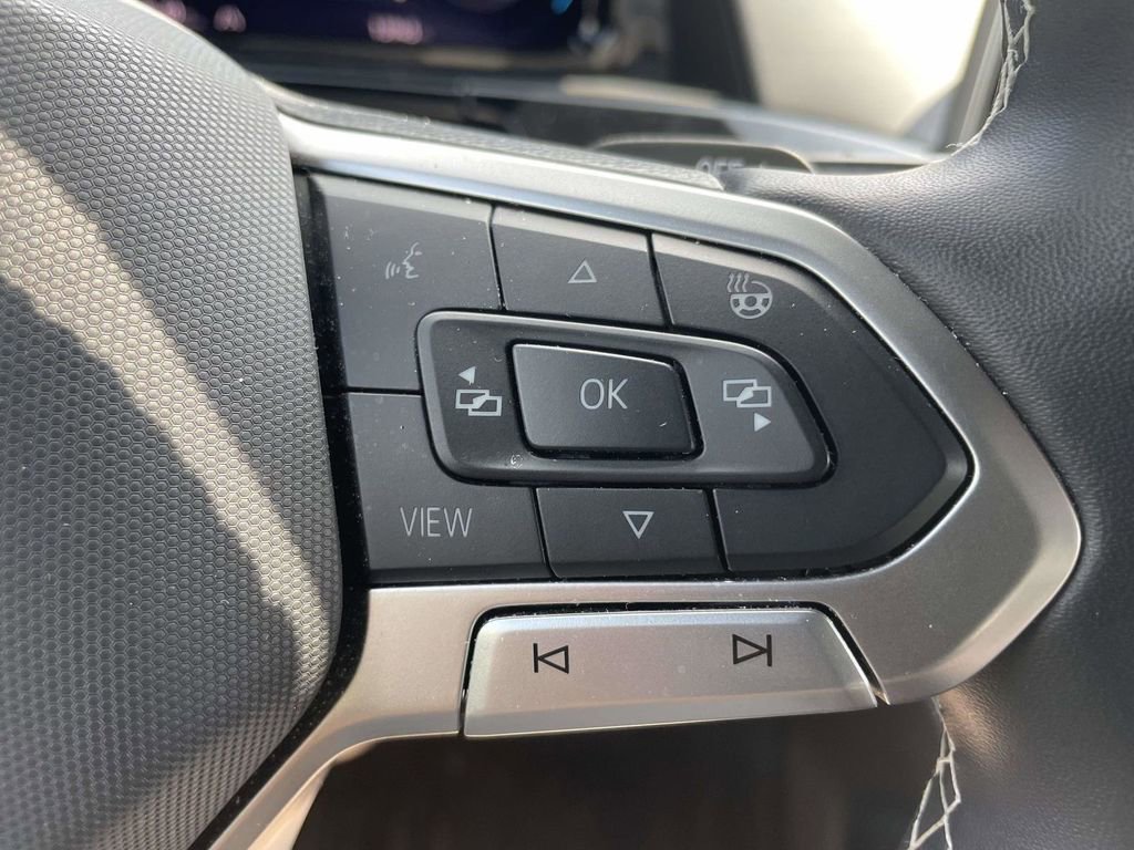 Used 2024 Volkswagen Atlas Cross Sport SE FWD image 24
