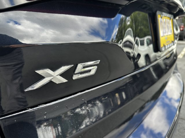 Used 2024 BMW X5 xDrive40i w/ M Sport Package AWD/4WD image 46