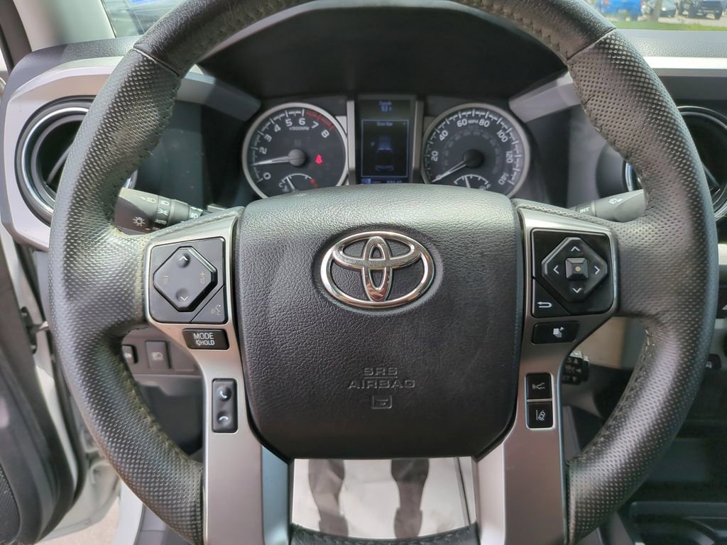 Used 2021 Toyota Tacoma SR5 RWD image 29