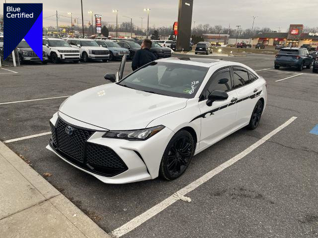 Used 2022 Toyota Avalon XSE image 1