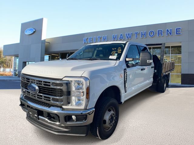 Certified 2024 Ford F350 XL w/ XL Chrome Package AWD/4WD image 3