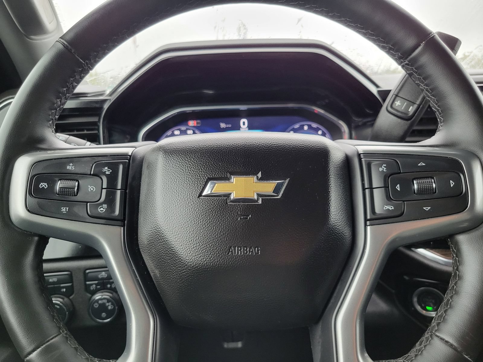 Used 2025 Chevrolet Silverado 1500 LT AWD/4WD image 12