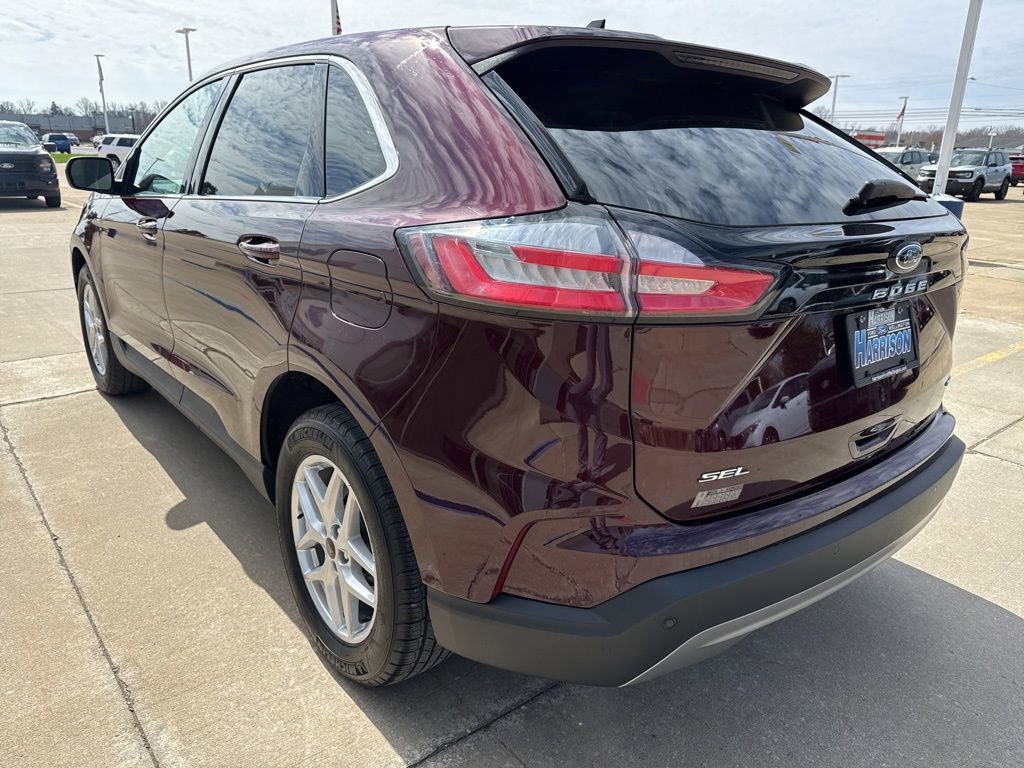 Certified 2023 Ford Edge SEL w/ Convenience Package AWD/4WD image 3