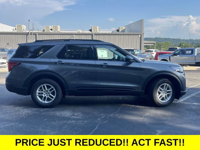 Certified 2026 Ford Explorer Active AWD/4WD image 2