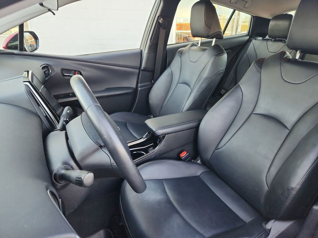 Used 2017 Toyota Prius Prime Premium image 9