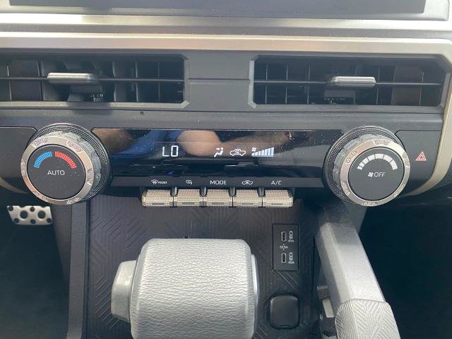 Used 2025 Toyota Tacoma TRD Sport AWD/4WD image 22