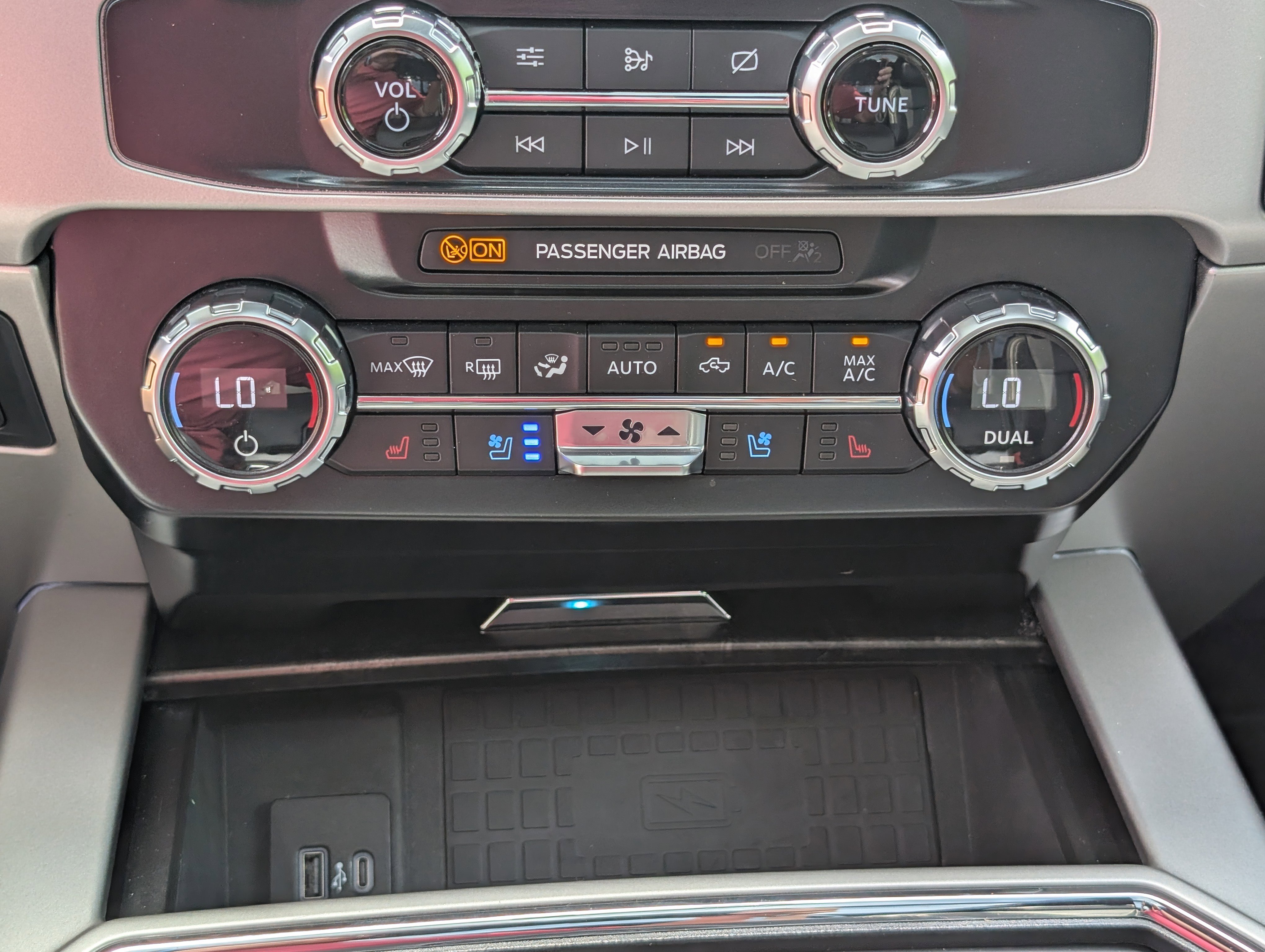 Certified 2022 Ford F350 Lariat w/ Lariat Ultimate Package AWD/4WD image 28