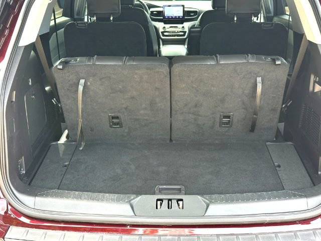 Certified 2022 Ford Explorer XLT w/ Equipment Group 202A RWD image 7