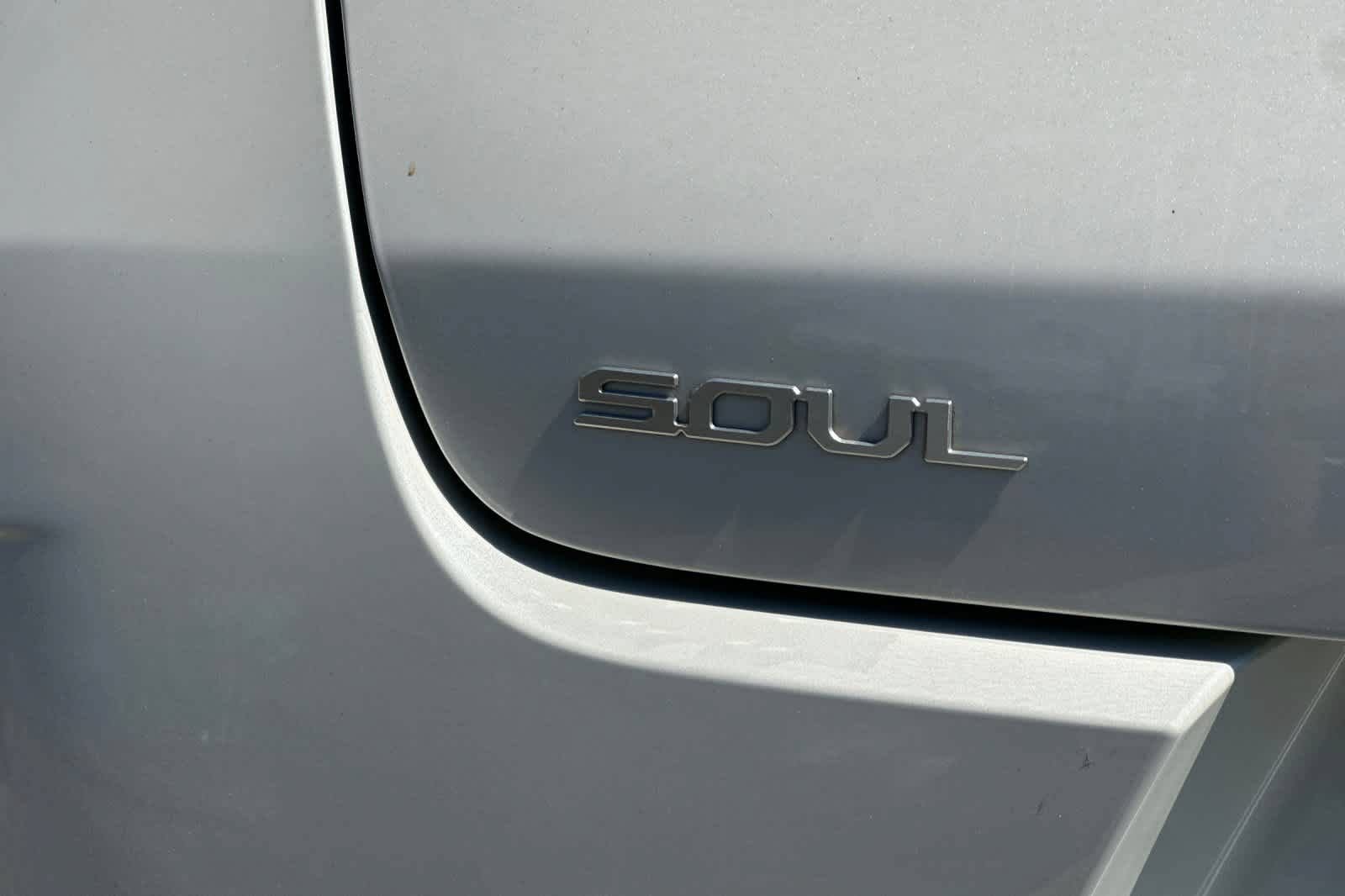 Used 2023 Kia Soul LX w/ LX Technology Package FWD image 27