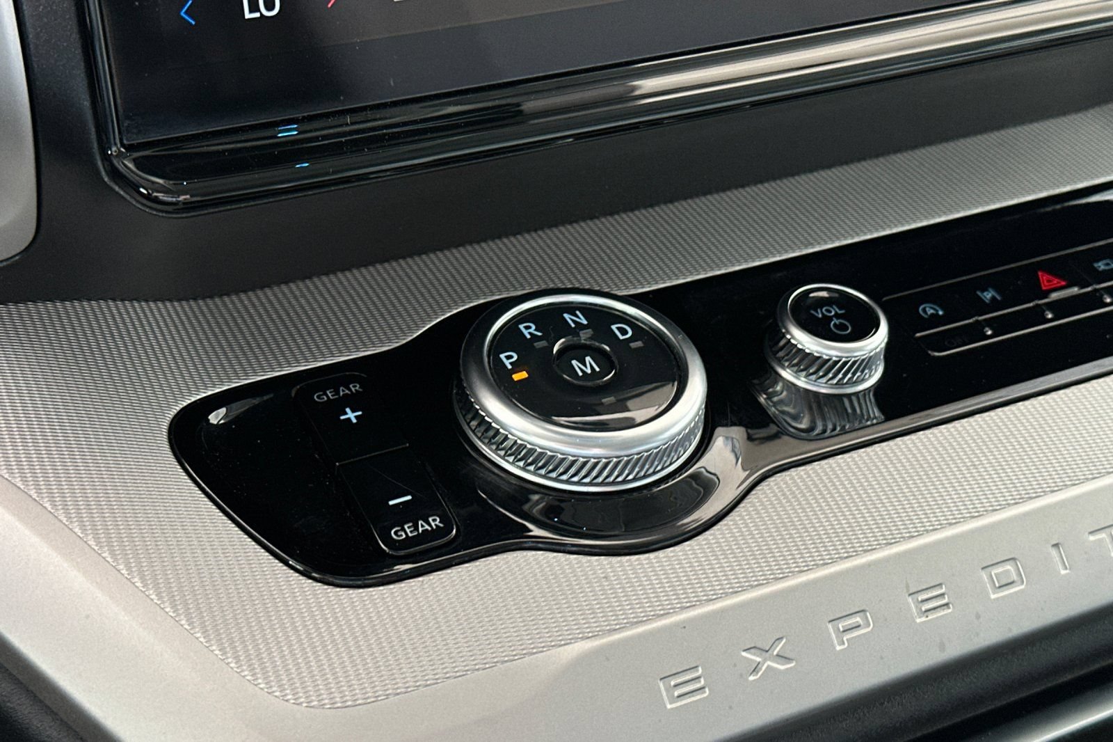 Certified 2025 Ford Expedition Active AWD/4WD image 21