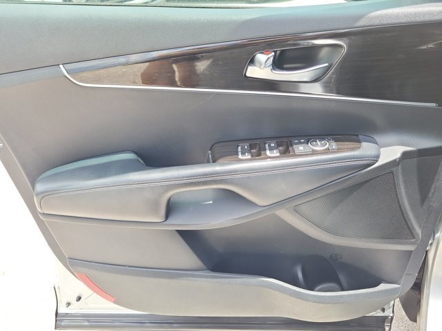 Used 2019 Kia Sorento L FWD image 24