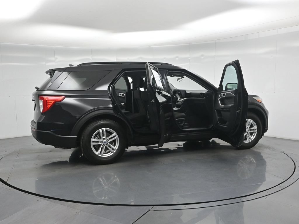 Certified 2022 Ford Explorer XLT RWD image 4