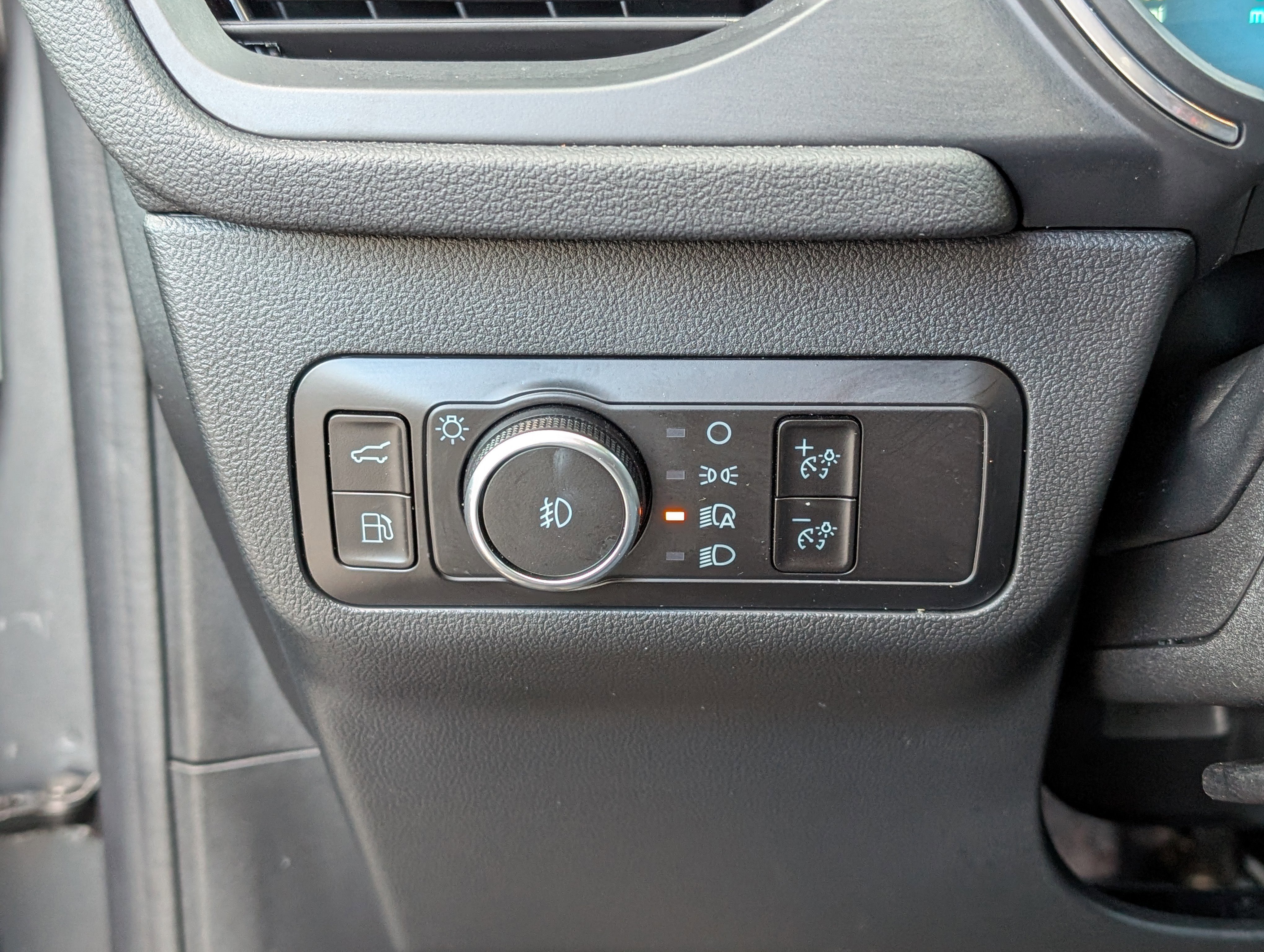 Certified 2023 Ford Escape SE w/ PHEV Premium Package image 24