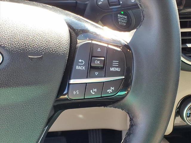 Certified 2022 Ford Escape SE w/ SE Sport Appearance Package image 21