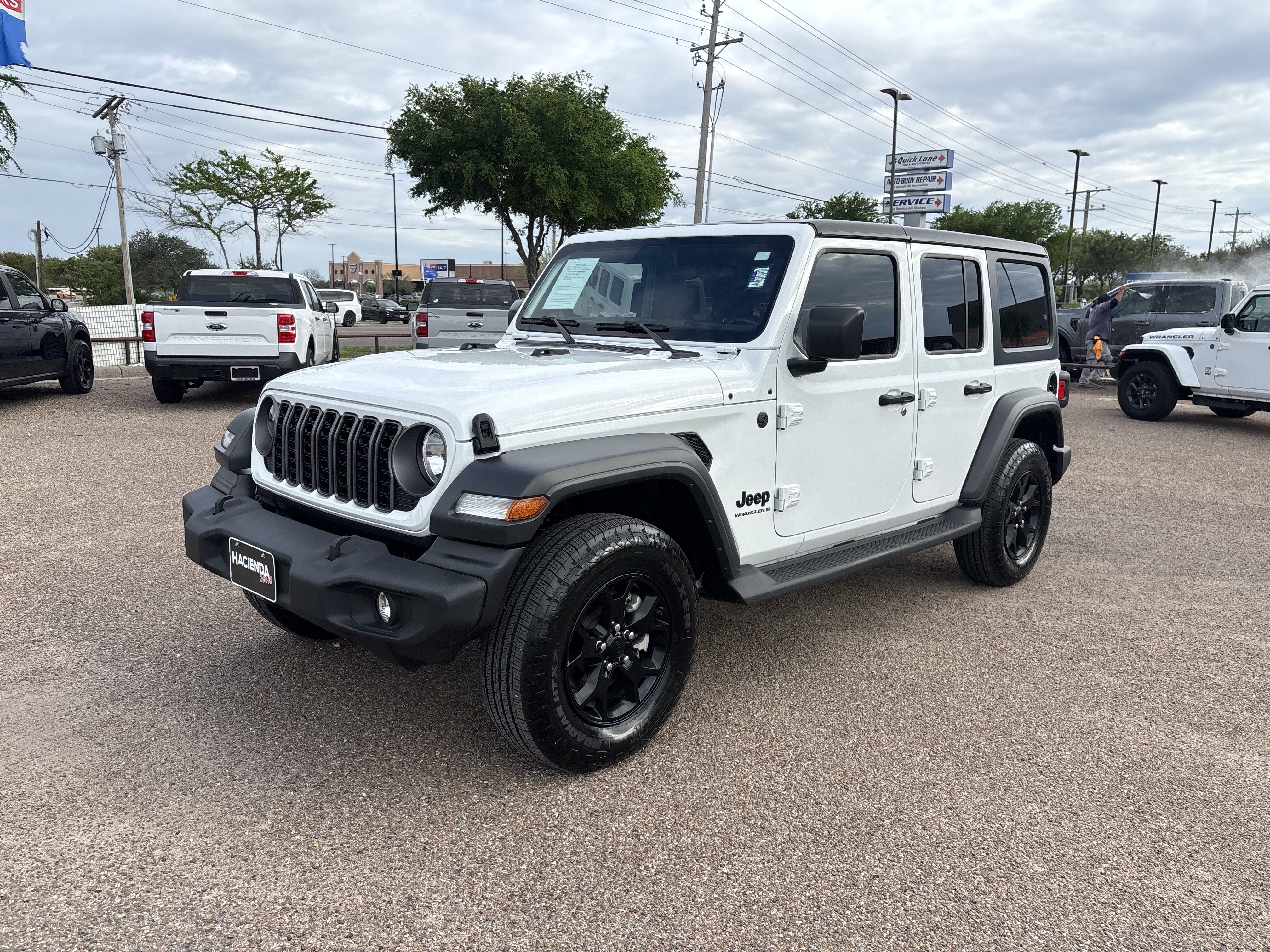 Used 2025 Jeep Wrangler Unlimited Sport AWD/4WD image 1