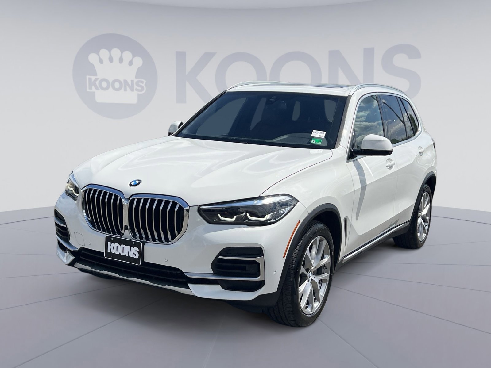 Used 2023 BMW X5 xDrive40i w/ Parking Assistance Package AWD/4WD image 2