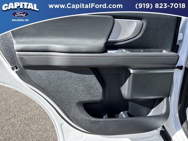 Certified 2025 Ford Expedition Active image 17