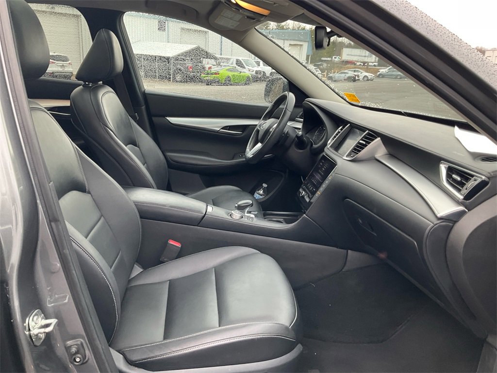 Used 2021 INFINITI QX50 Luxe image 12