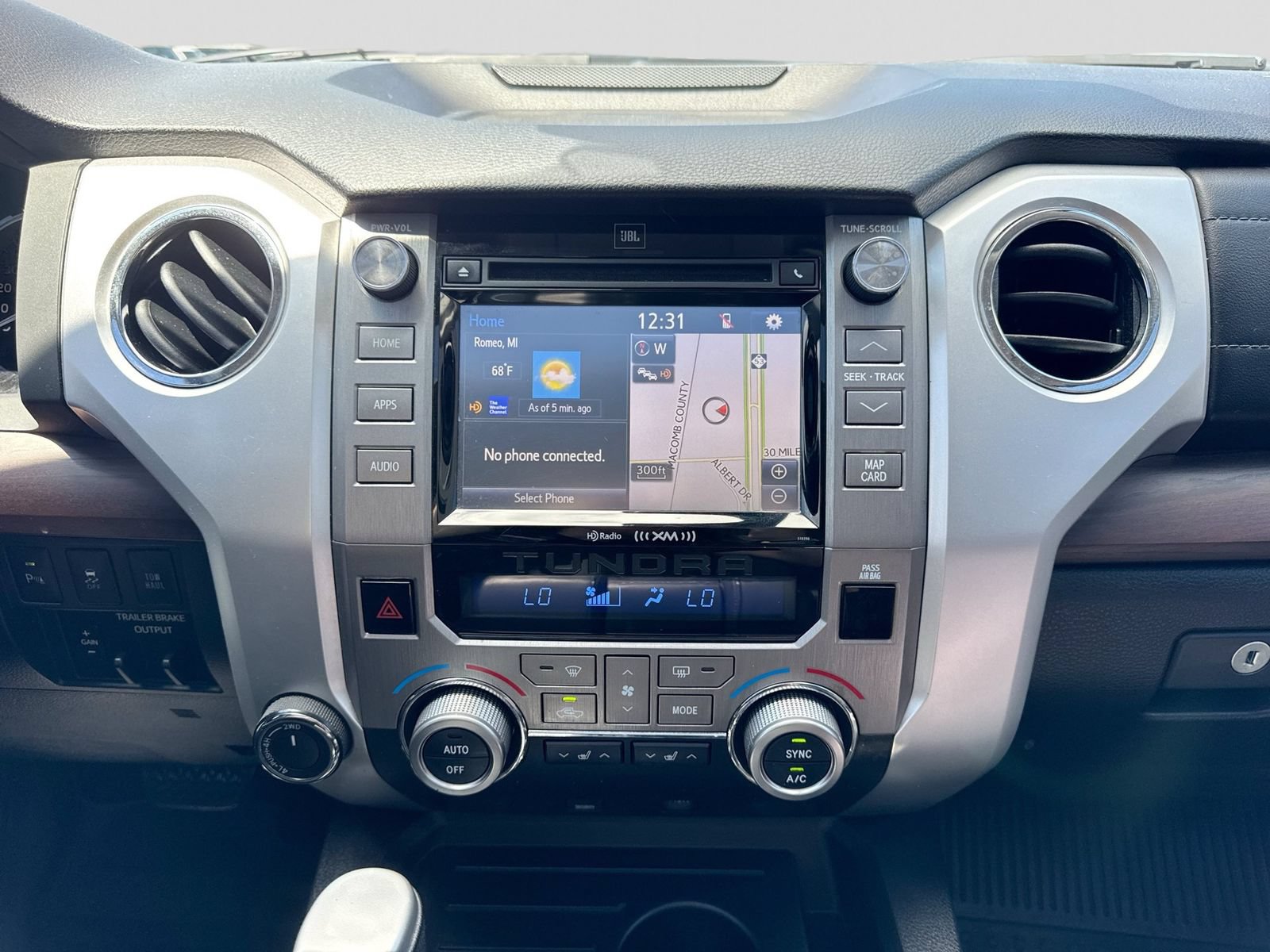 Used 2019 Toyota Tundra Limited w/ Limited Premium Package AWD/4WD image 33