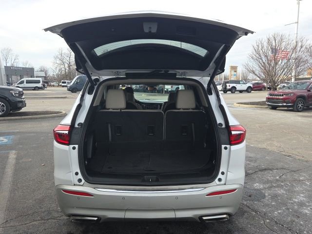 Used 2020 Buick Enclave Essence image 11