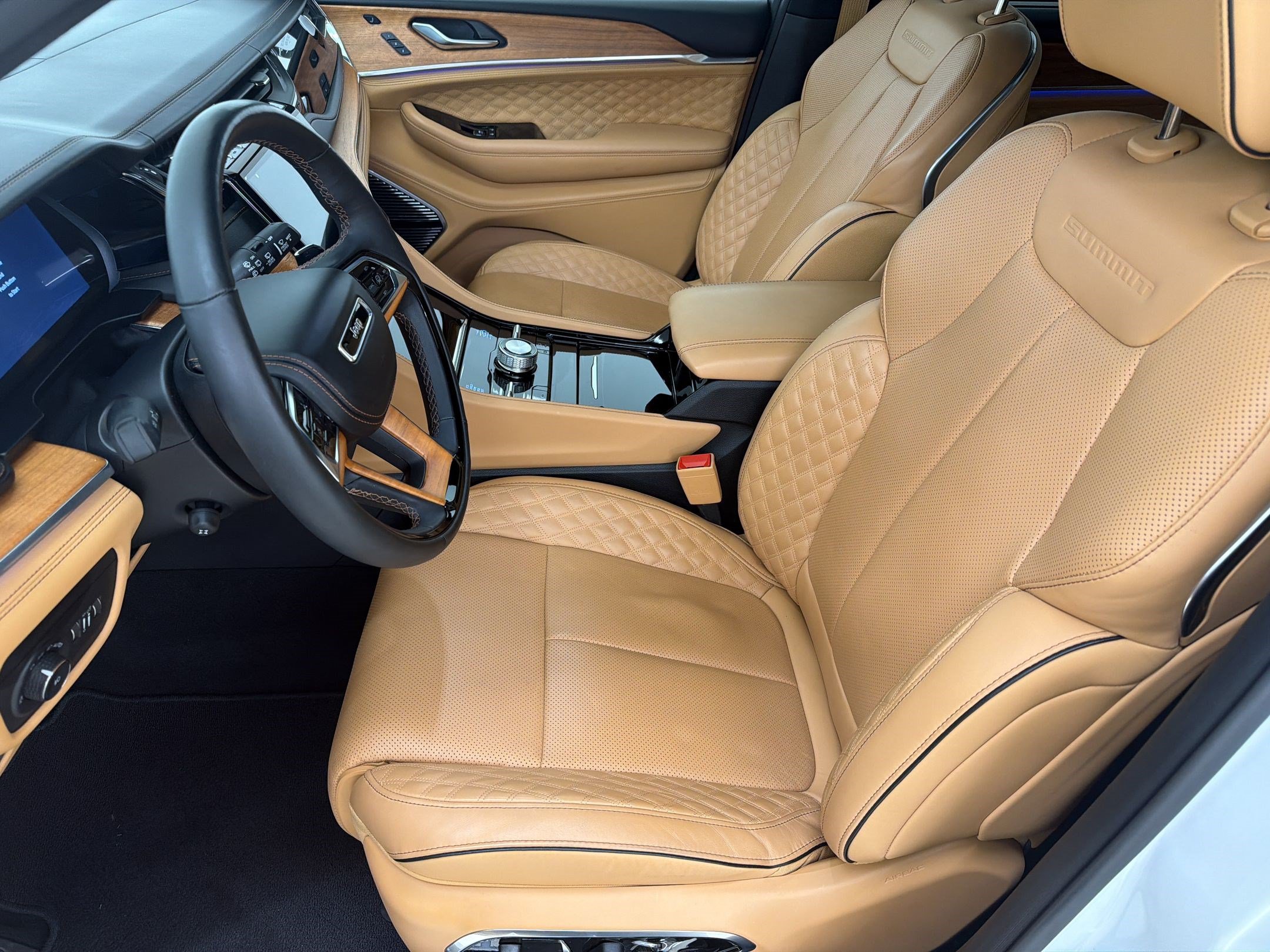 Used 2025 Jeep Grand Cherokee L Summit AWD/4WD image 29