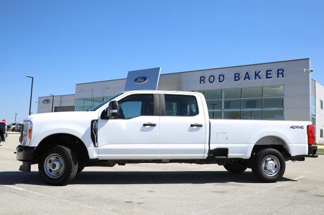 Certified 2023 Ford F250 XL AWD/4WD image 3