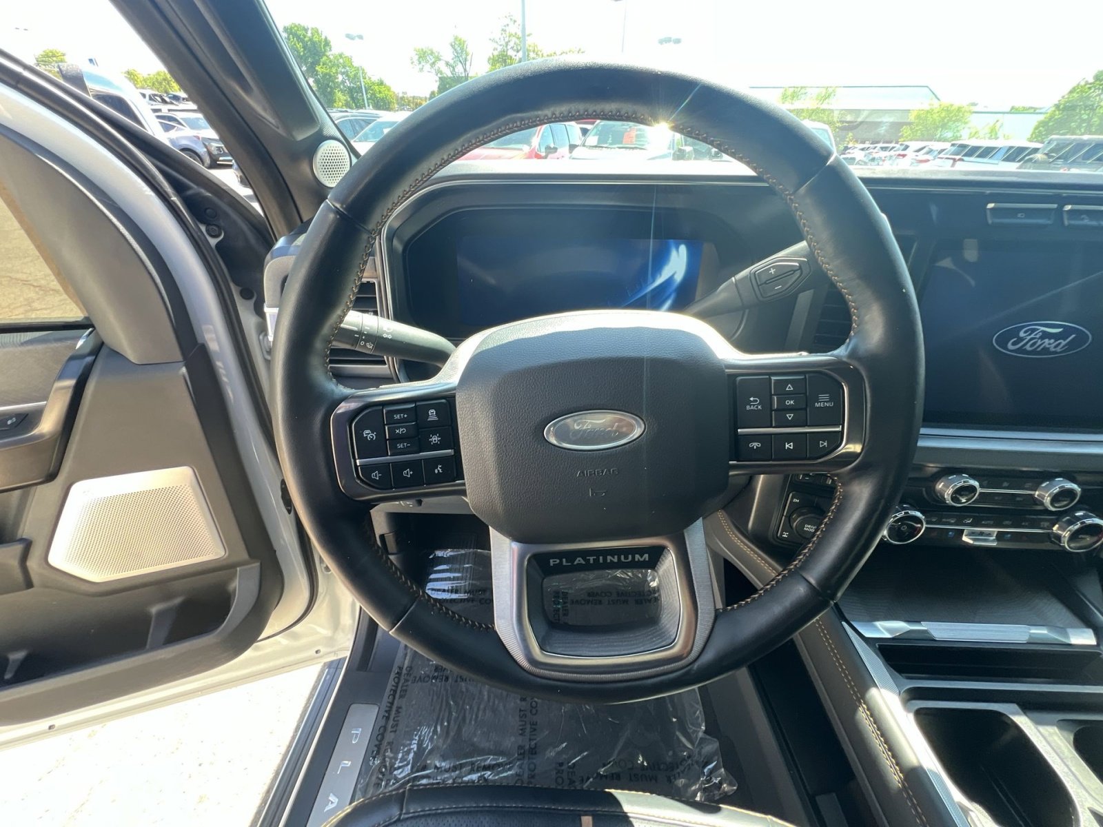Certified 2024 Ford F250 Platinum w/ FX4 Off-Road Package AWD/4WD image 24