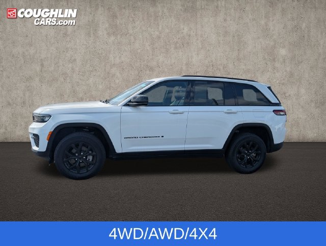 Used 2025 Jeep Grand Cherokee Altitude AWD/4WD image 5