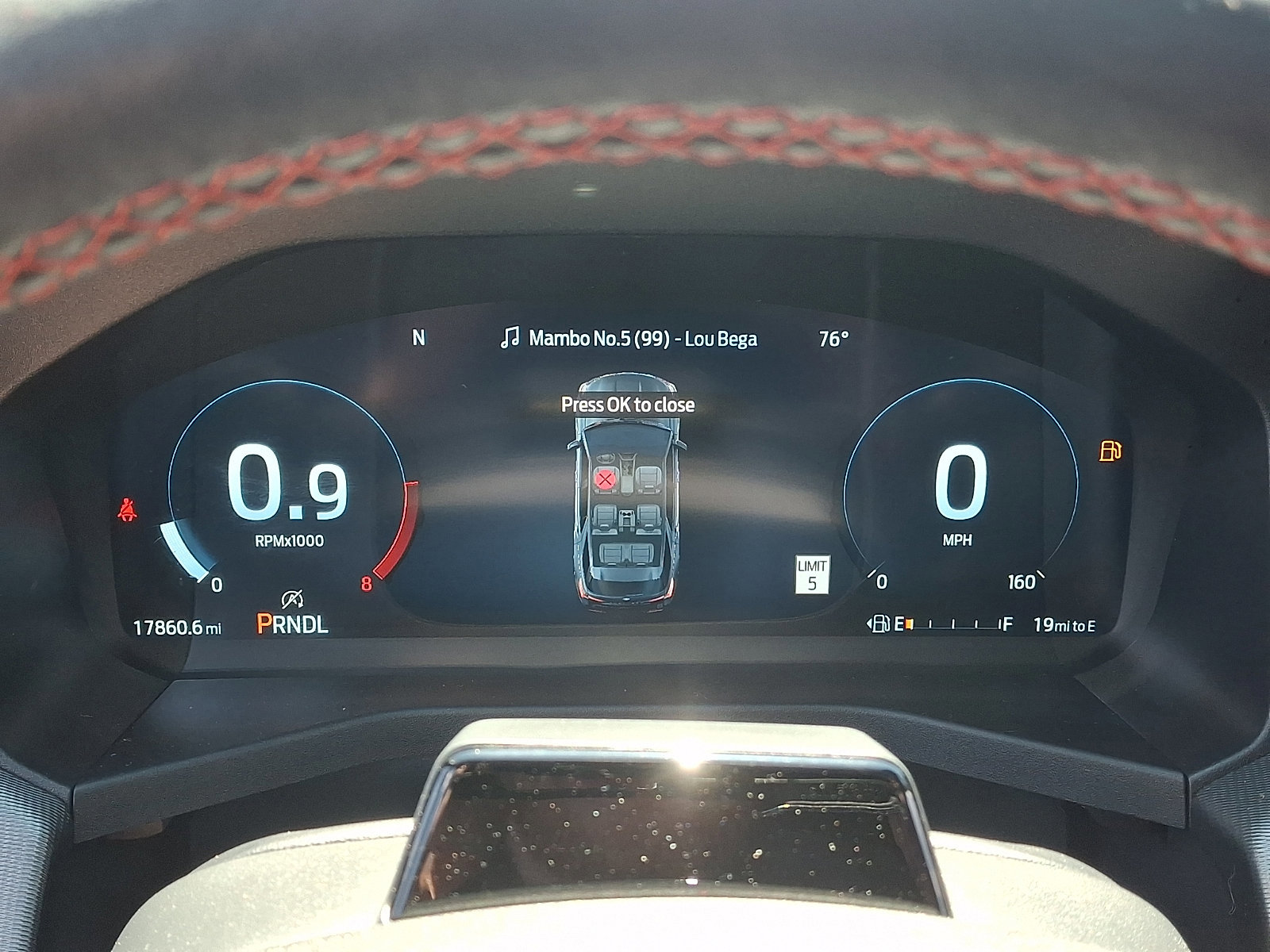 Certified 2025 Ford Explorer ST-Line AWD/4WD image 27