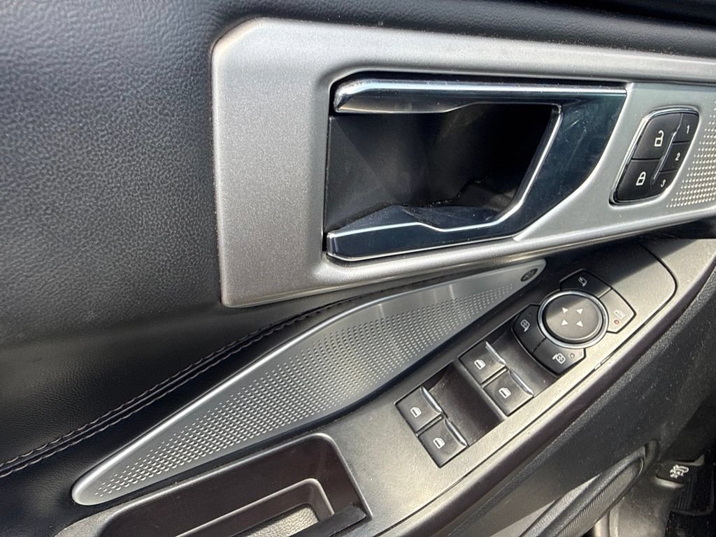 Certified 2020 Ford Explorer Platinum w/ Premium Technology Package AWD/4WD image 7