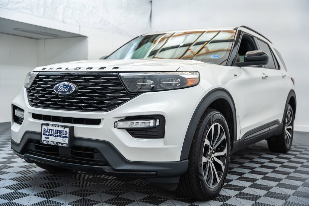Certified 2022 Ford Explorer ST-Line w/ Class IV Trailer Tow Package AWD/4WD image 3