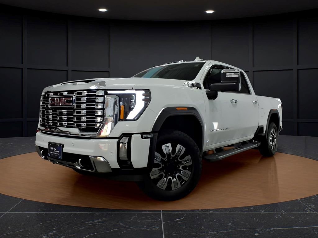 Used 2025 GMC Sierra 2500 Denali w/ Denali Reserve Package AWD/4WD image 3