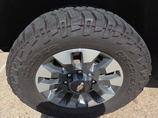 Used 2021 Chevrolet Silverado 2500 Custom w/ Custom Value Package AWD/4WD image 19