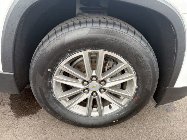 Used 2023 Chevrolet Traverse LT image 8