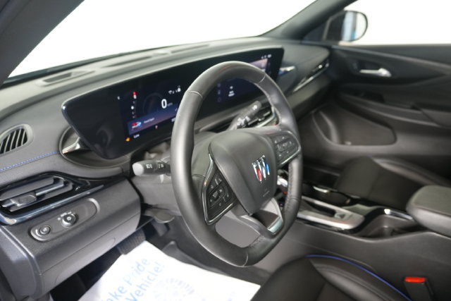 Used 2024 Buick Envista Sport Touring w/ Convenience I Package FWD image 18