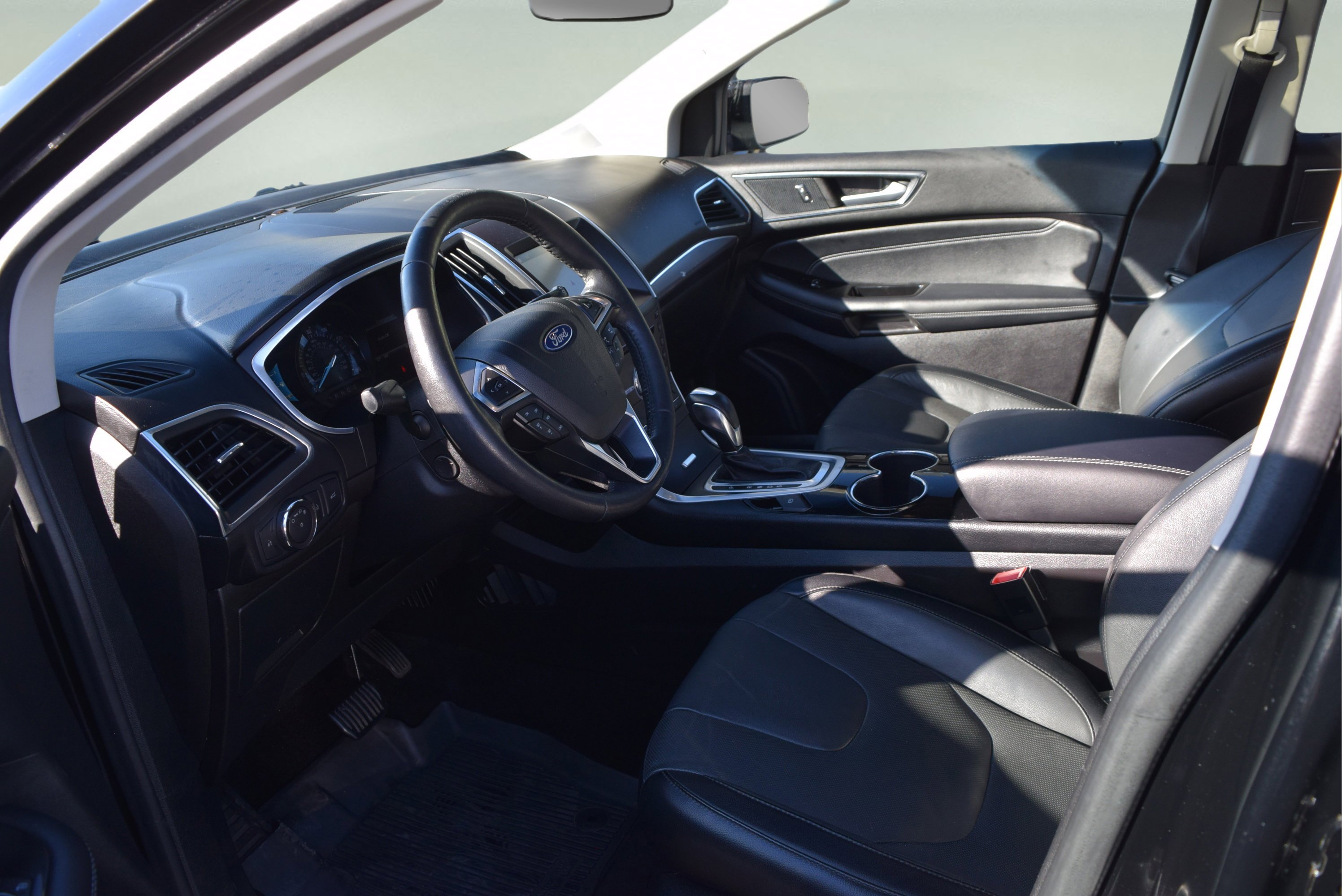 Certified 2018 Ford Edge Titanium w/ Equipment Group 301A image 10