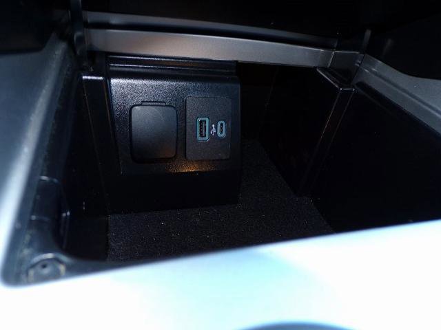 Certified 2023 Ford Explorer Limited w/ Limited Technology Package image 24